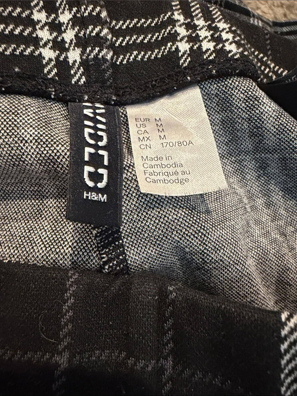 DIVIDED plaid pants